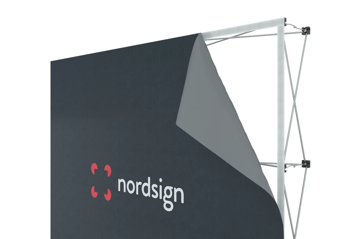 Pop-up Display tekstilhjørne løftet, så foldestellet er synligt